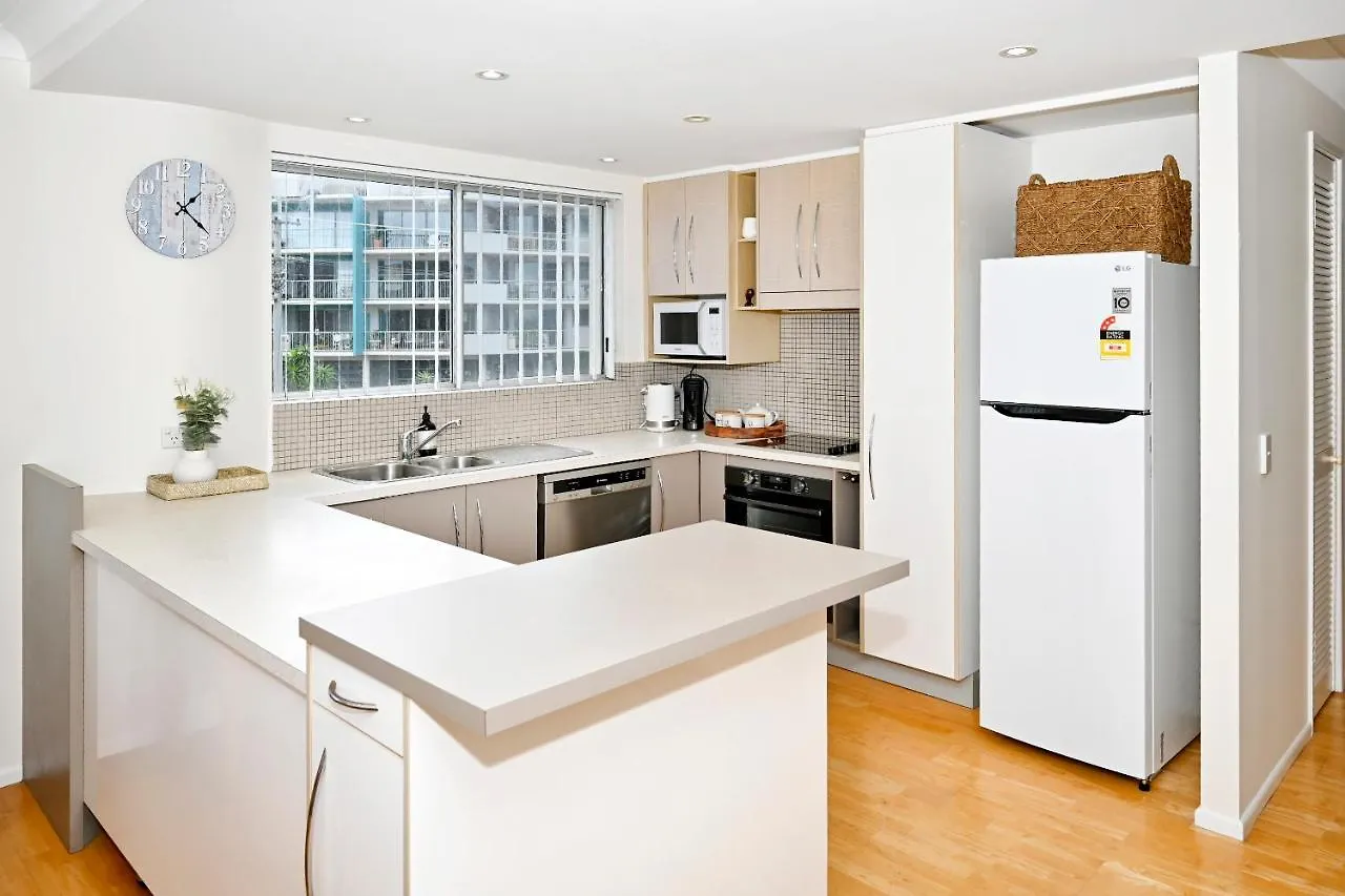 Stylish 2 B/R Kings Beach Apartment Caloundra