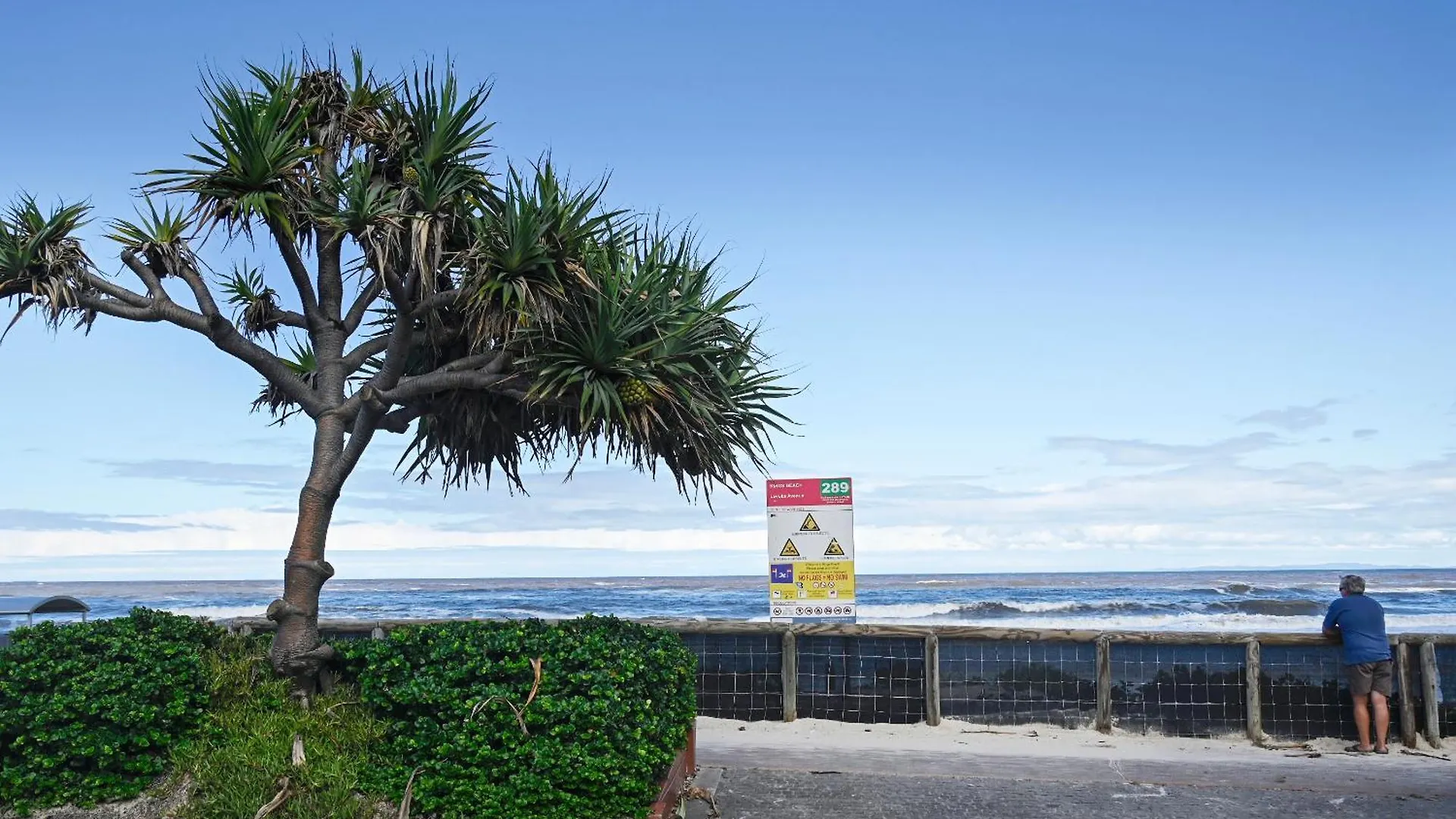 Stylish 2 B/R Kings Beach Apartment Caloundra