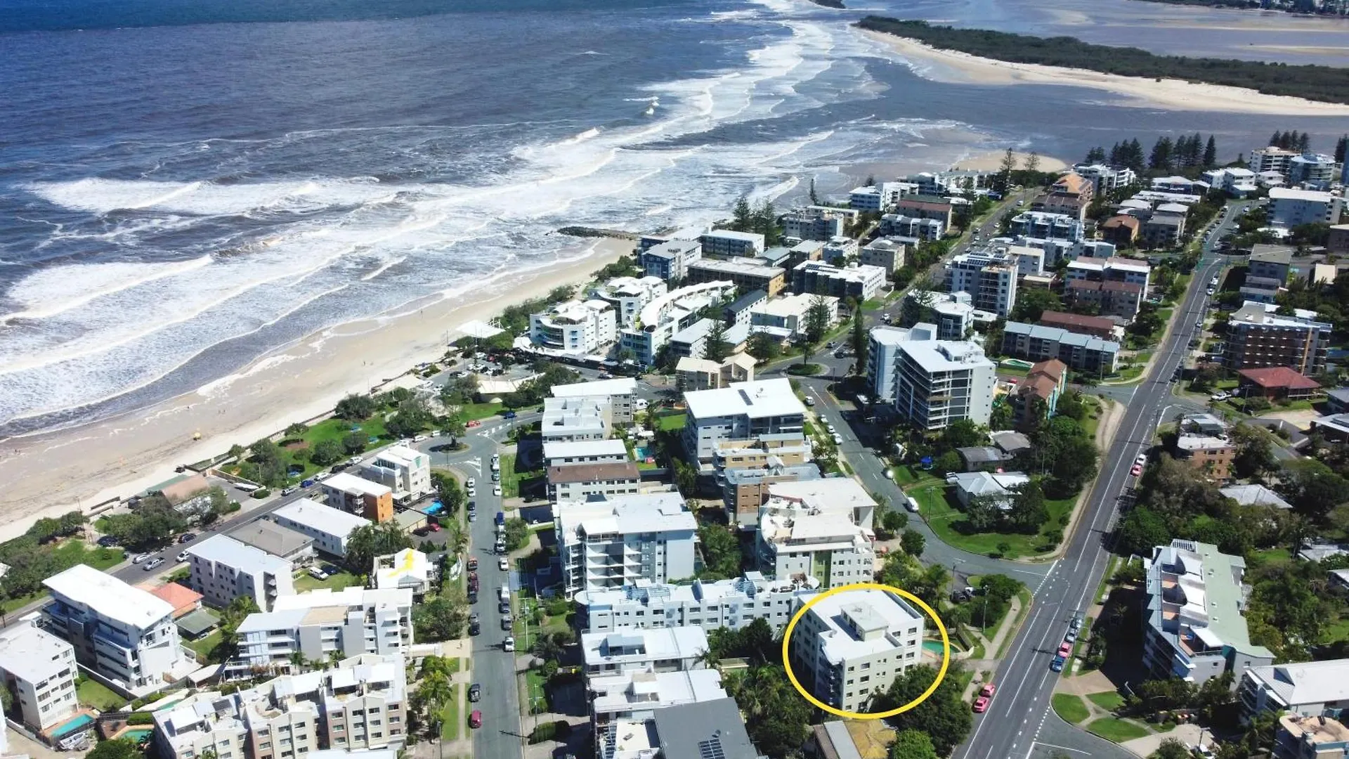 Stylish 2 B/R Kings Beach Apartment Caloundra Australia