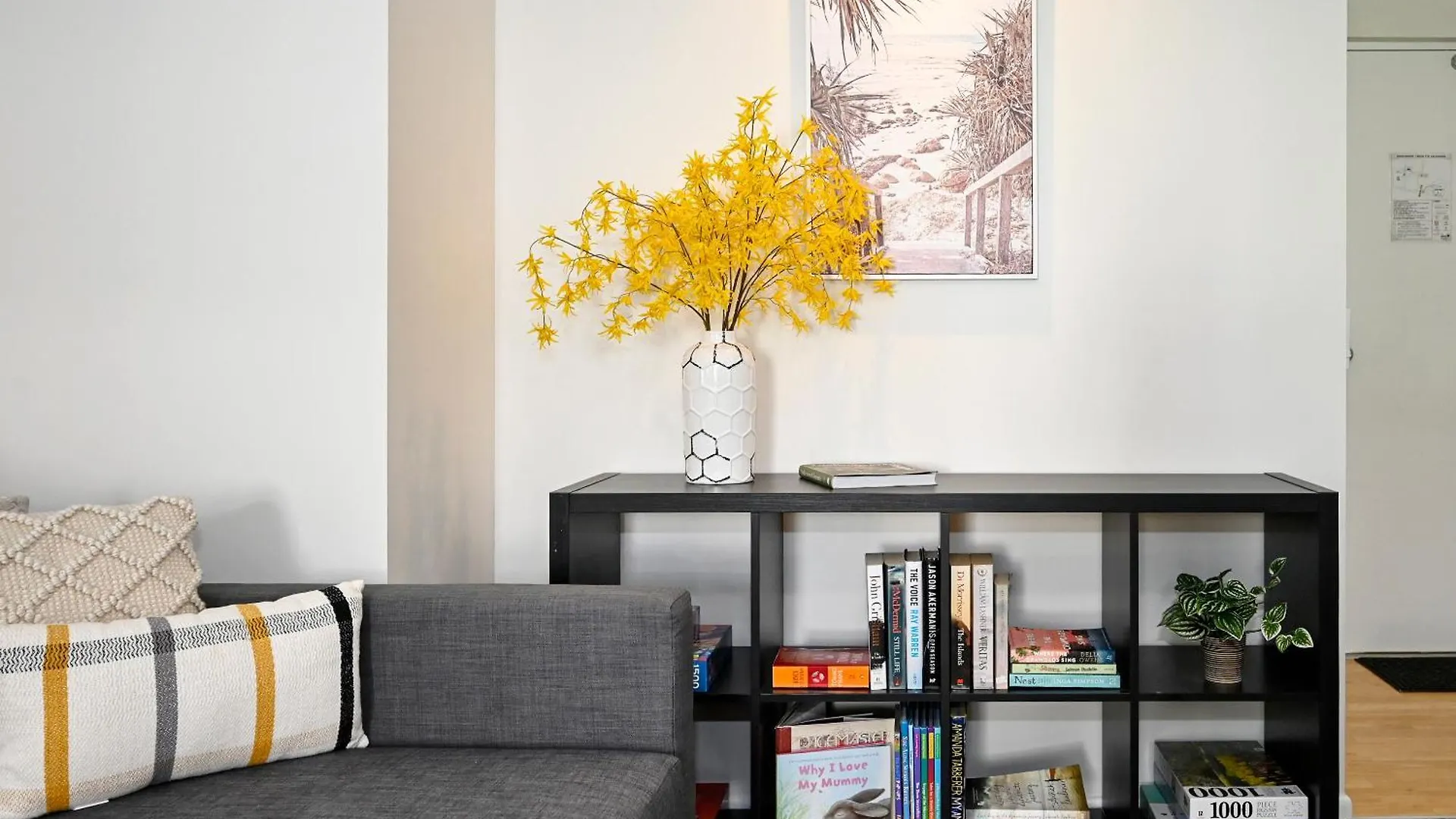 Stylish 2 B/R Kings Beach Apartment Caloundra 0*,  Australia